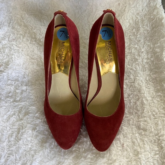 New Micheal kors suede wine red pump 7.5